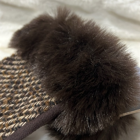 London Fog Collection Faux Fur Designer Glove Set - Picture 3 of 5